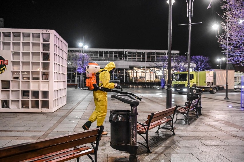 Kiedy koniec epidemii koronawirusa? Jeszcze długo poczekamy. WHO: "Koronawirus dotrze wszędzie" [07.04.2020]