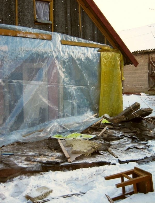Jednorodzinny dom w miejscowości Korycin po eksplozji gazu