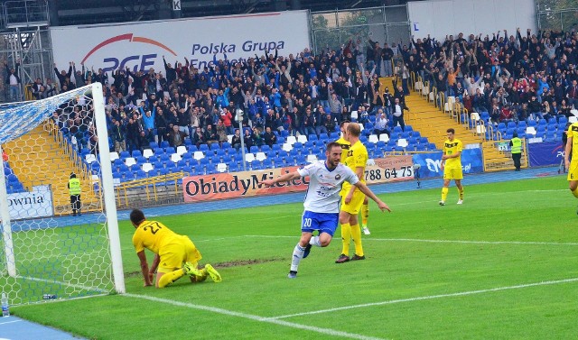 W meczu 9.kolejki Nice 1 ligi Stal Mielec pokonała GKS Katowice 3:2 (3:0). To pierwsze po 24 latach zwycięstwo mielczan z tym rywalem na własnym boisku. 