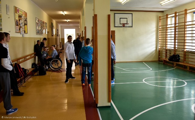Specjalne szkoły podstawowe w Białymstoku będą miały nowe sale gimnastyczne.
