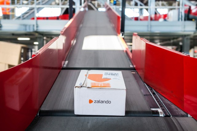 Przedstawiciele firmy chwalą się, że Zalando zostanie pierwszą platformą modową, która oferuje tak proste rozwiązanie.