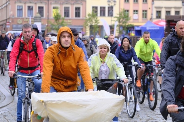 Ulicami Torunia przejechała Wakacyjna Rowerowa Masa Krytyczna. Zobaczcie zdjęcia!