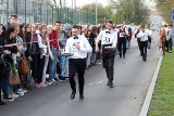 Pobiegli z butelkami i szklankami na tacach. Drugi Bieg Kelnerów we Włocławku [zdjęcia i wideo]