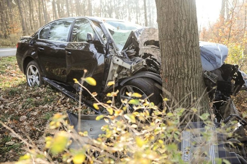 Kierowca BMW trafił do szpitala po groźnym wypadku pod...