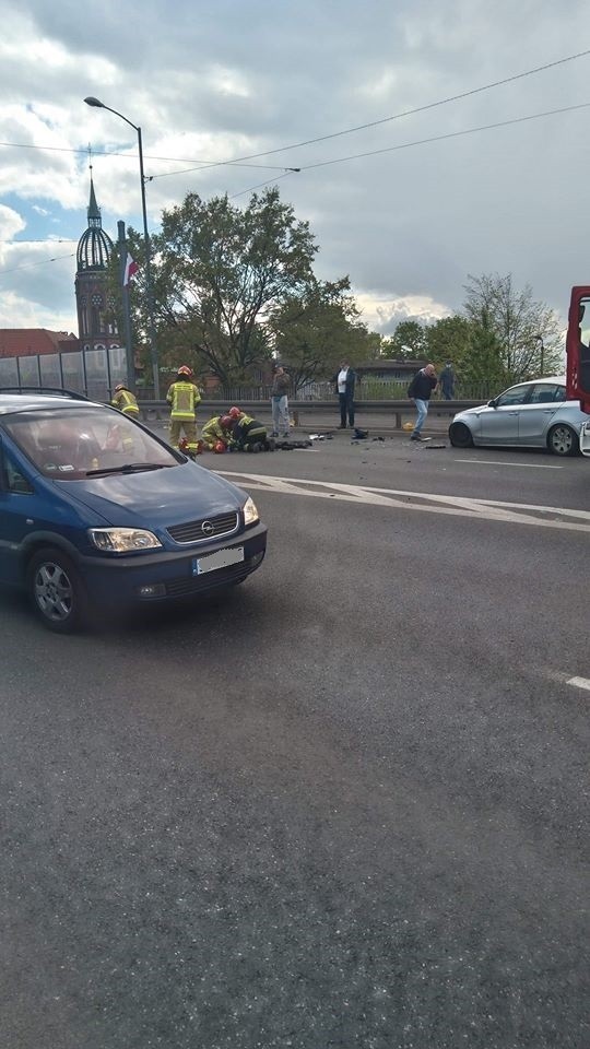 Do groźnego wypadku doszło w sobotę 2 maja na estakadzie w...