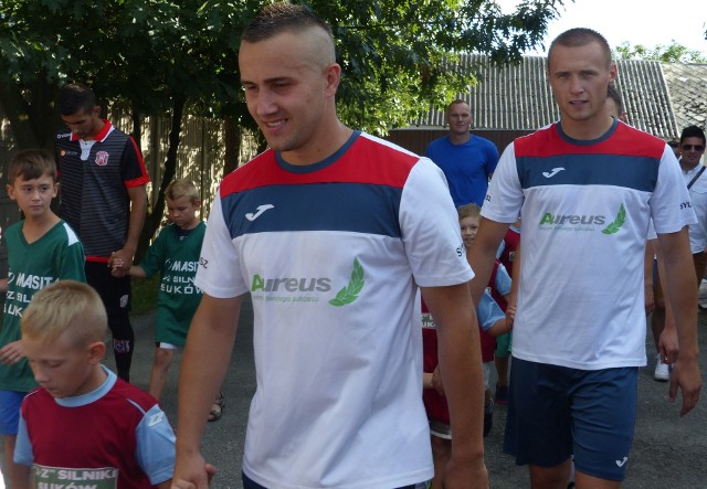 Łukasz Kaczmarek (na pierwszym planie) grał już w Daleszycach. W poniedziałek ponownie uczestniczył w treningu Spartakusa Aureus.