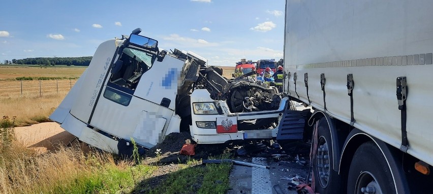 Wypadek na A4. Potężny korek na autostradzie po zderzeniu trzech ciężarówek