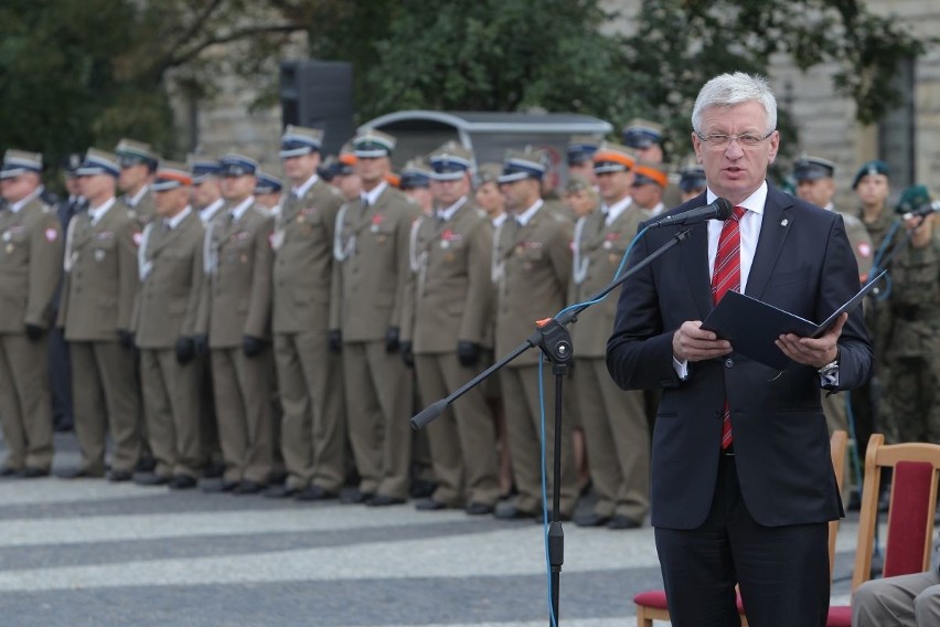 Święto Wojska Polskiego w Poznaniu: Uroczystości na placu...