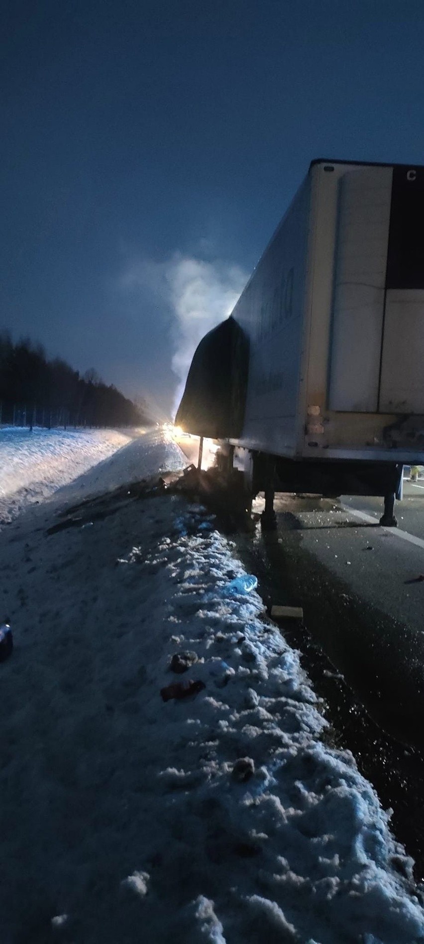 Pożar ciężarówki na trasie S7 w powiecie białobrzeskim. Droga była całkowicie zablokowana 