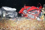 Krzywe: wypadek pod Suwałkami. Zginął policjant (zdjęcia)