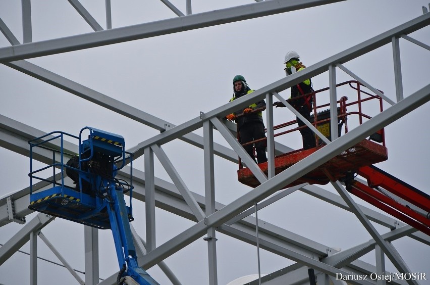 Budowa stadionu Radomiaka przyspiesza. Wkrótce rozpocznie się budowa płyty głównej. Zobacz nowe zdjęcia
