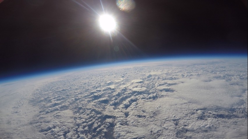 Te zdjęcia Ziemi ze stratosfery wykonała sonda zbudowana...