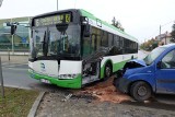 Wypadek autobusu na Kazimierza Wielkiego i Chełmońskiego w Białymstoku (zdjęcia, wideo)