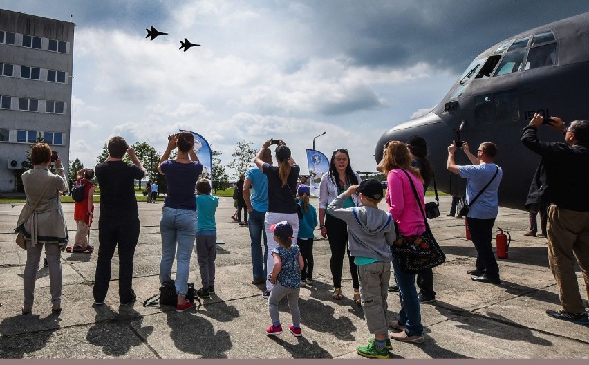 Na pikniku lotniczym... F-16, MiG-29, Iskra czy Hercules...