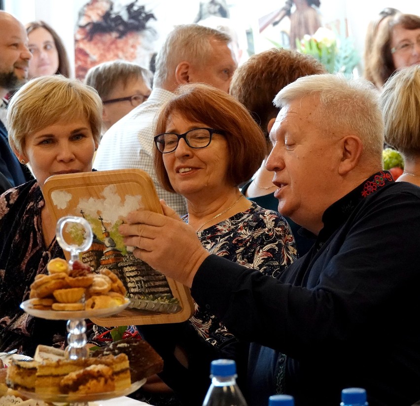 Maria Sosin, długoletnia dyrektor biblioteki w Starym Sączu, przechodzi na emeryturę [ZDJĘCIA]