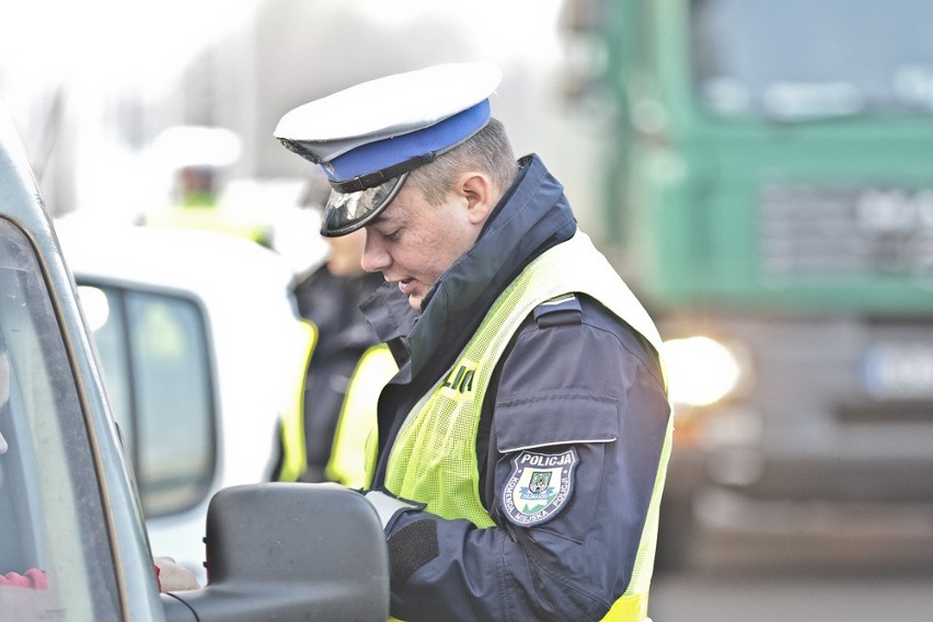 Policjanci z zielonogórskiej drogówki w środę, 16 grudnia...