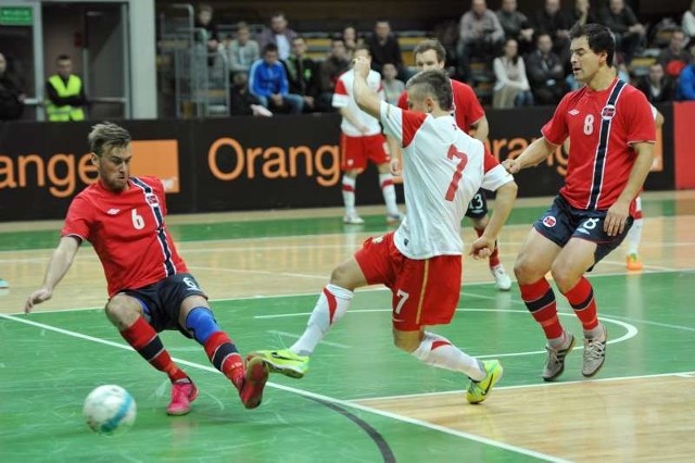 Po dwóch meczach reprezentacja Polski ma na swoim koncie dwa zwycięstwa. We wtorek zagra o pierwsze miejsce z Mołdawią.