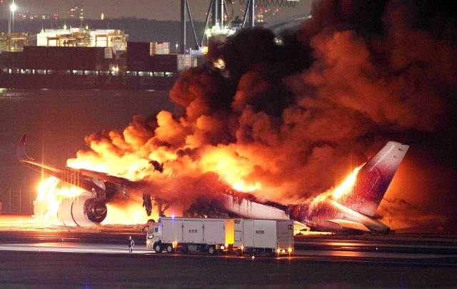 Wszystkie osoby z pokładu płonącego Airbusa A350 udało ewakuować