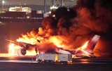 Katastrofa na lotnisku Haneda w Tokio. Pilot samolotu Straży Wybrzeża nie miał pozwolenia na start? - WIDEO