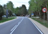 Śmiertelny wypadek motocyklisty na drodze Kajanka - Nurzec-Stacja. Uderzył w znak i drzewo, zginął na miejscu (zdjęcia)