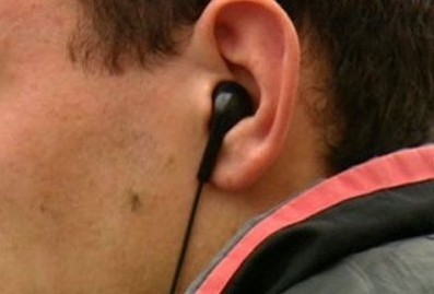 Słuchawki mogą być niebezpieczne. 17-latka z Mikołowa poraził prąd