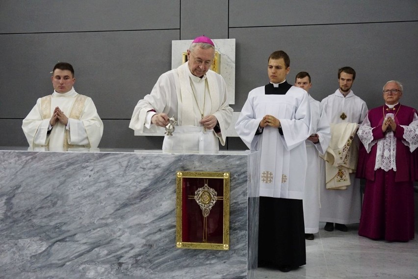 Arcybiskup Stanisław Gądecki w niedzielę poświecił nową...