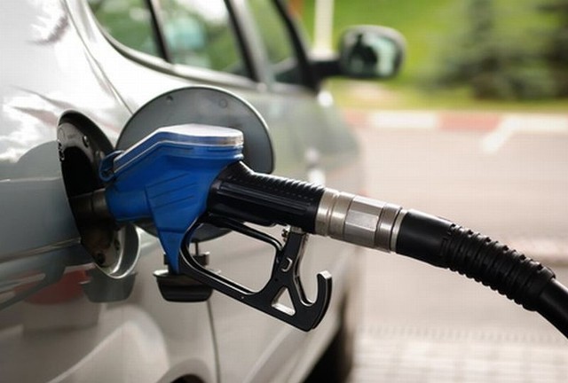 GUS: nadal spadają ceny w gospodarceNajszybciej taniały paliwa.