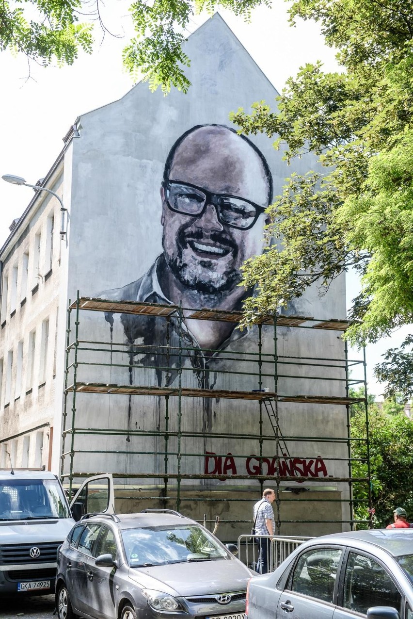 Mural przedstawiający zmarłego prezydenta Gdańska Pawła...