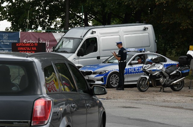 W środe policjanci kontrolowali kierowców na rogu ulic Bohaterów Warszawy i Szczecińskiej