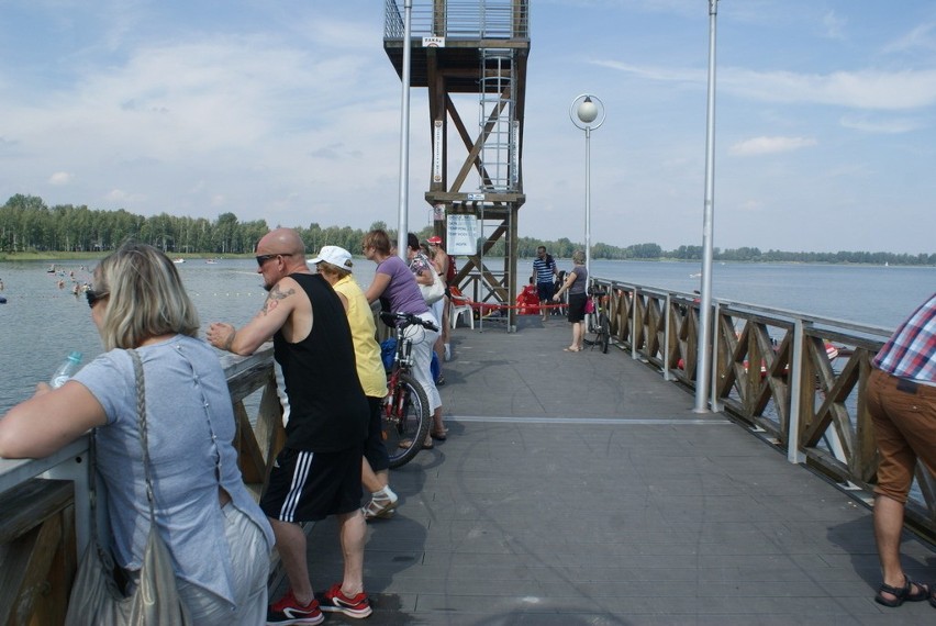 W sobotę nie brakowało chętnych do plażowania nad Pogorią...