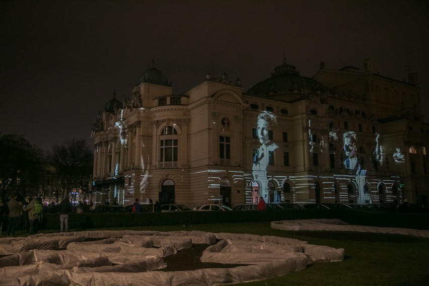 Niezwykły spektakl na fasadzie Teatru Słowackiego