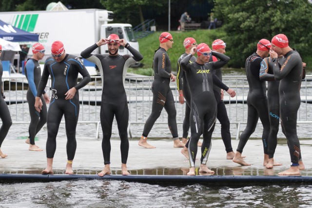 Każdy triathlon, bez względu na dystans, rozpoczyna się od konkurencji pływania