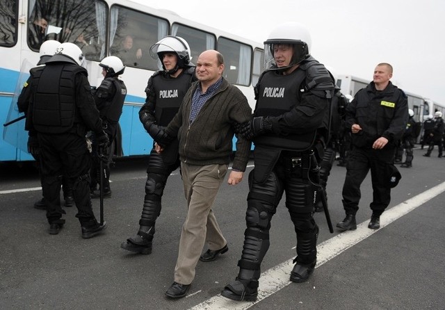 Policja ćwiczyła przed granicą w MedyceĆwiczenia odbyły się w ramach projektu &#8222;Wspólne warsztaty szkoleniowe służb w kontekście wymagań sytuacji granicznej&#8221;, który współfinansuje Unia Europejska.