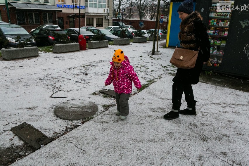 Spadł mały śnieg i na drogach ślizgawka [PROGNOZA POGODY]