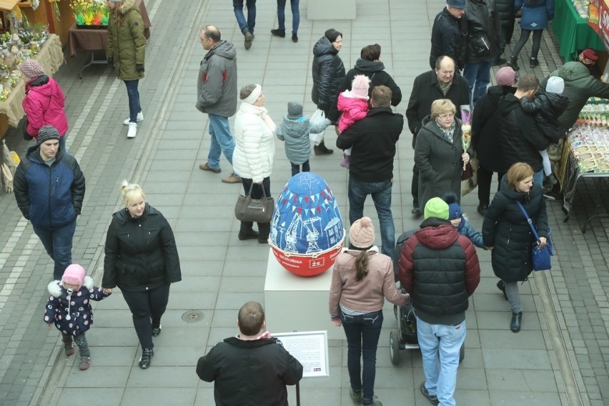 Tłumy na Jarmarku Wielkanocnym w Alei Kwiatowej [ZDJĘCIA]