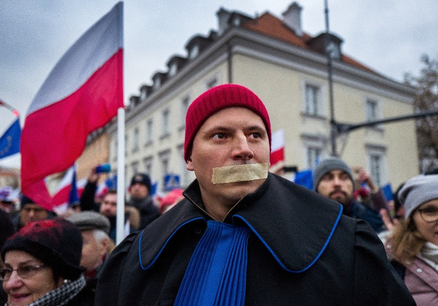 Szkoła plastyczna w Rzeszowie nie pozwoliła na wystawę zdjęć Chrisa Niedenthala. Powód? Treści polityczne