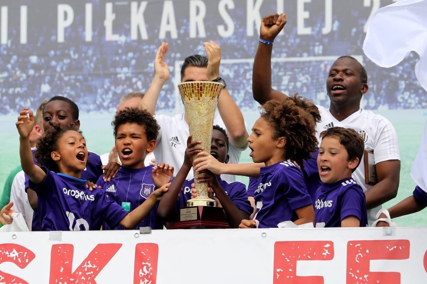 Puchar Prezydenta Krakowa pojechał do Belgii. Anderlecht zdecydowanie najlepszy w Murapol Cup [ZDJĘCIA]