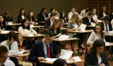 Śląskie: Nie wszystkie szkoły wydały świadectwa uczniom