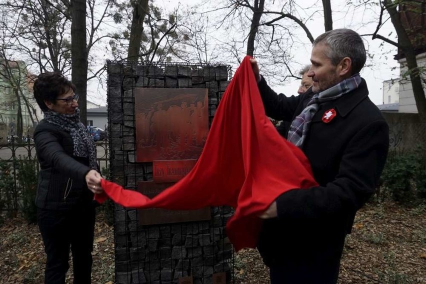 Jolanta Piechowiak i Jędrzej Solarski, zastępca prezydenta...