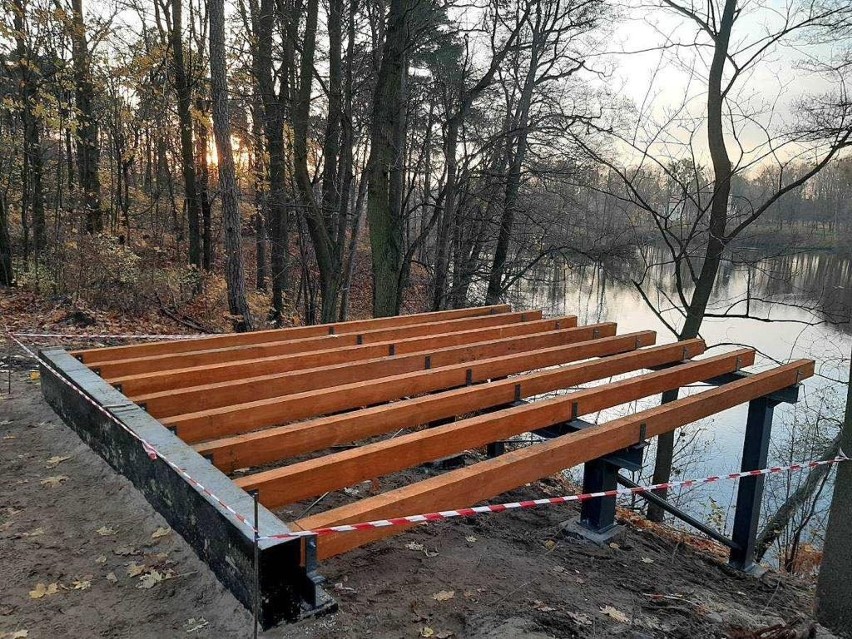 Nowy taras widokowy nad zalewem w Lisowicach. Niedługo będzie można z niego korzystać
