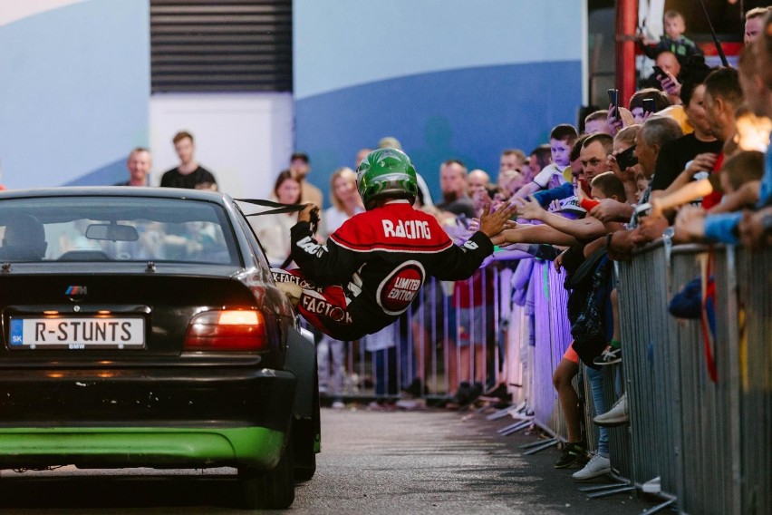 Kaskaderzy z Extrem Cascaders Team objeżdżają Podkarpacie. Zobacz, jak było w Łańcucie [ZDJĘCIA]