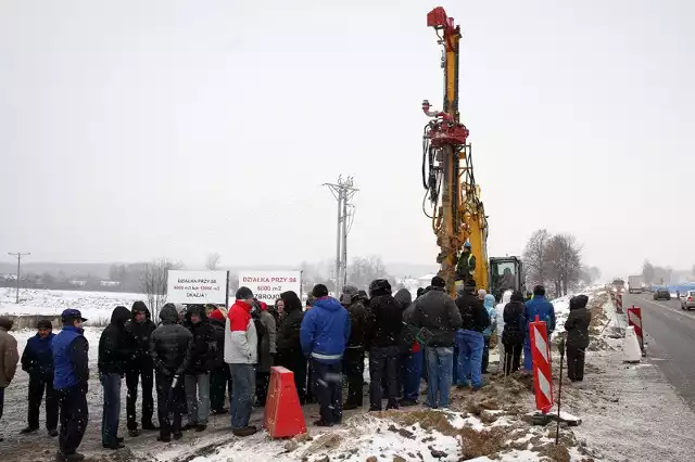 Pracownicy zablokowali montowanie ekranów akustycznych przy krajowej ósemce