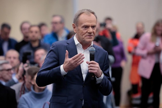 Donald Tusk podczas spotkania w Piasecznie, 2021 rok.