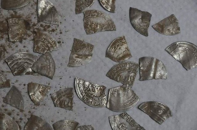 Arabskie monety znalezione pod Szczecinkiem