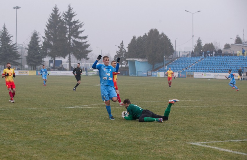 W ostatnim w tym roku meczu w II lidze Błękitni wygrali 1...