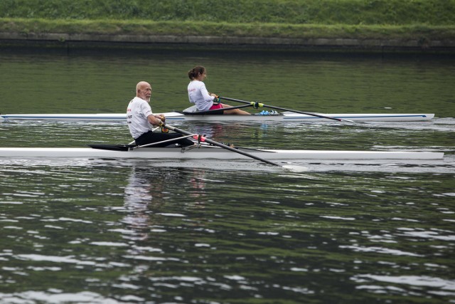 Honorowy przejazd mistrza globu weteranów Zdzisława Adamika i medalistki olimpijskiej Marii Springwald