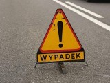 Wypadek na ul. Grunwaldzkiej w Poznaniu. Samochód zderzył się z tramwajem. Jedna osoba została ranna