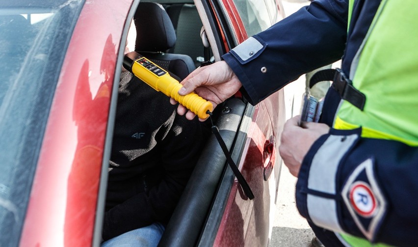 Pijany kierowca volkswagena zatrzymany przez policję w gminie Kadzidło. 1.12.2020