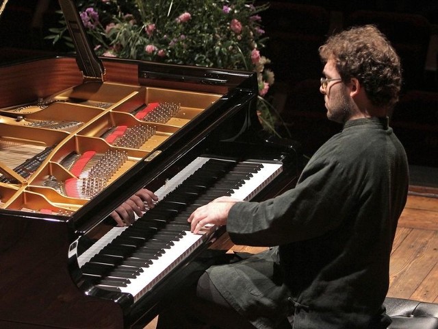 Mateusz Borowiak zagrał w czwartek utwory Bacha, Mozarta, Ravela i Barbera.