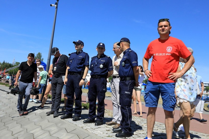 Spektakularne pokazy strażackie ratowników WOPR, straży...